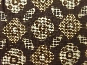 アンティーク　幾何学模様織り出し本場泥大島紬着物